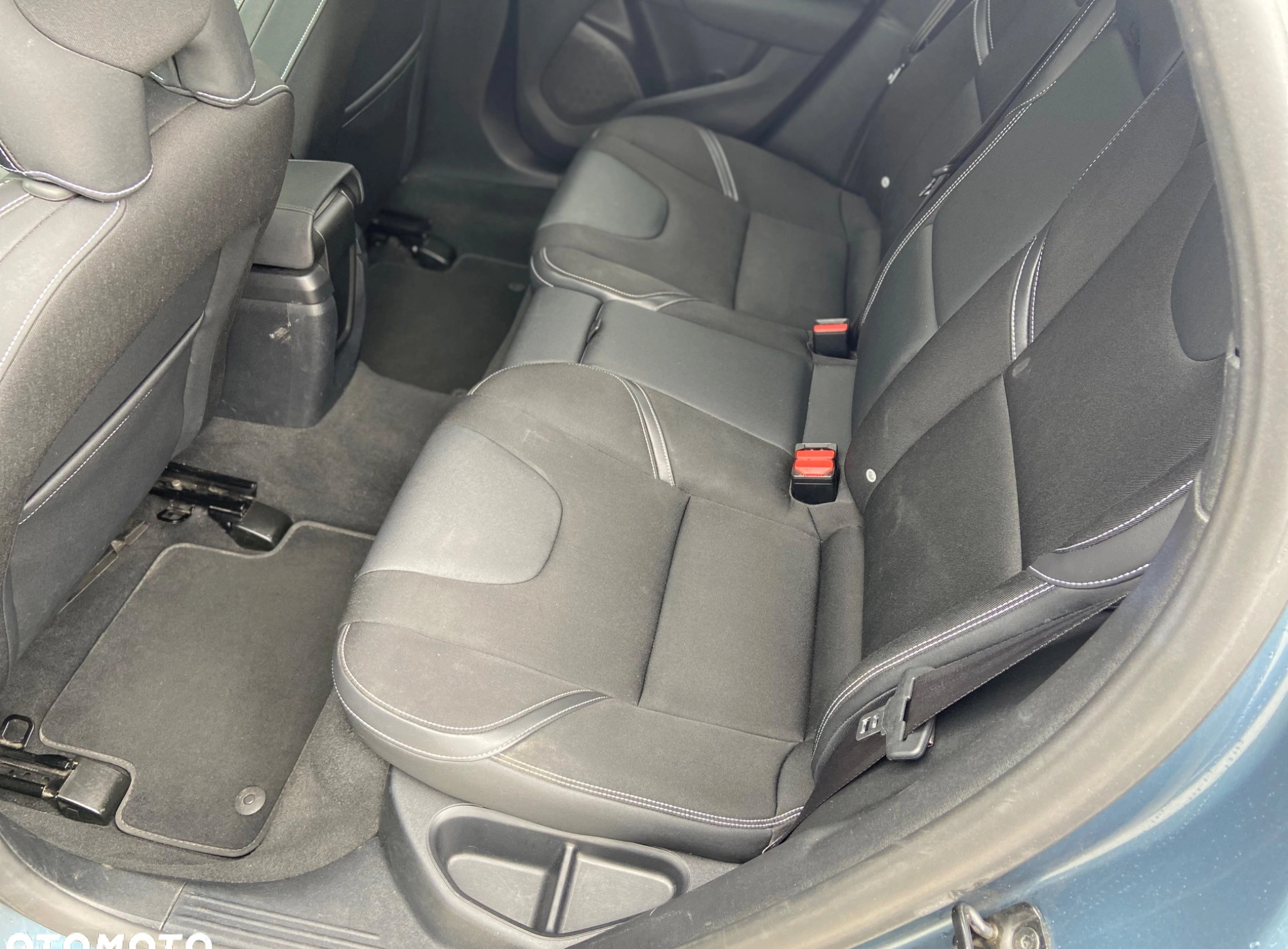 Volvo V40 cena 34300 przebieg: 236500, rok produkcji 2012 z Puławy małe 301